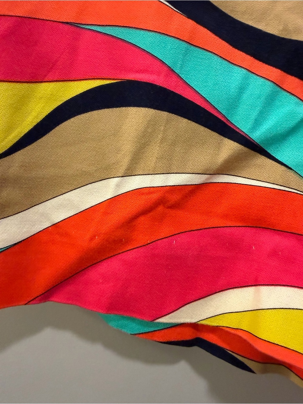 Trina Turk Colorful Abstract Pattern Shorts Size 2 - Picture 8 of 8